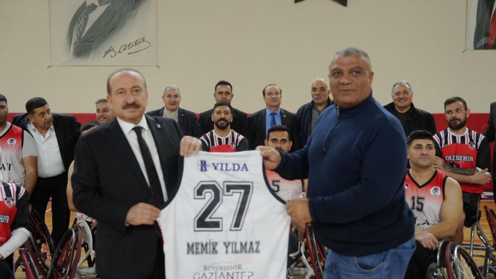 Engelli Baskeçiler'den Memik Yılmaz'a forma